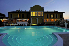  Hotel Vedute  Фучеккио
